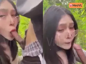 đi dã ngoại tiện xoạc con ghệ ở trong rừng